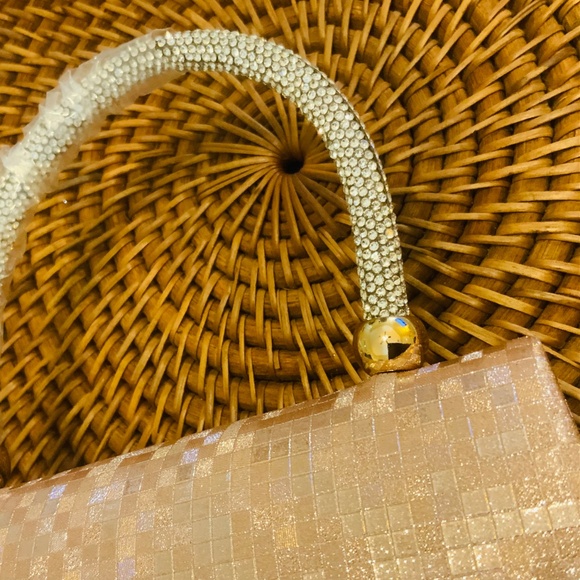 Gold Elegant Evening Bag 🩷 BELOW WHOLESALE JEWELED HANDLE W/CHAIN NWOT - Picture 6 of 11